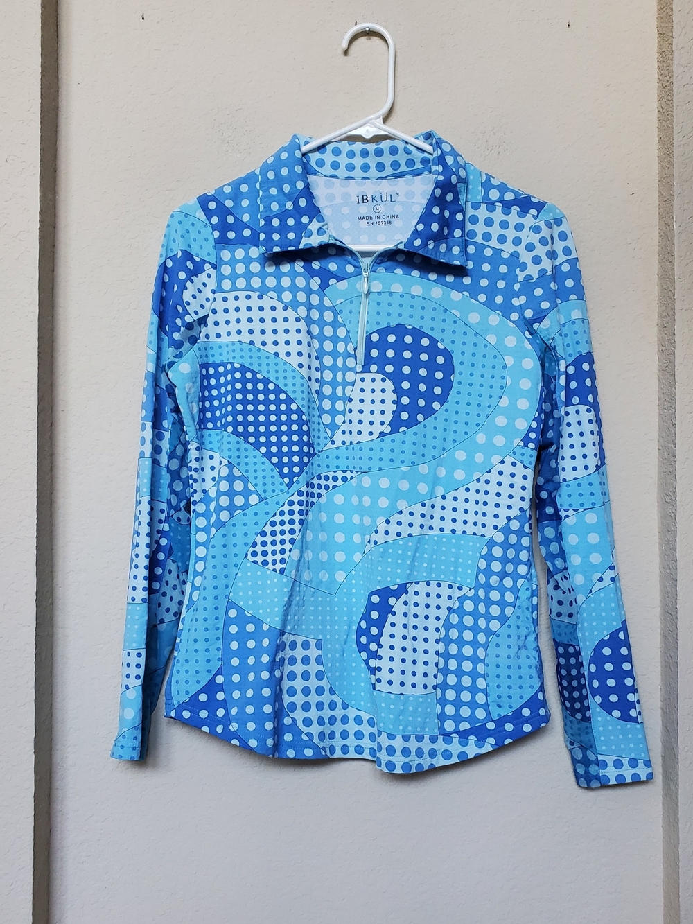 IBKUL Blue Polka Dot Zip-Front Long Sleeve Shirt. Size Medium